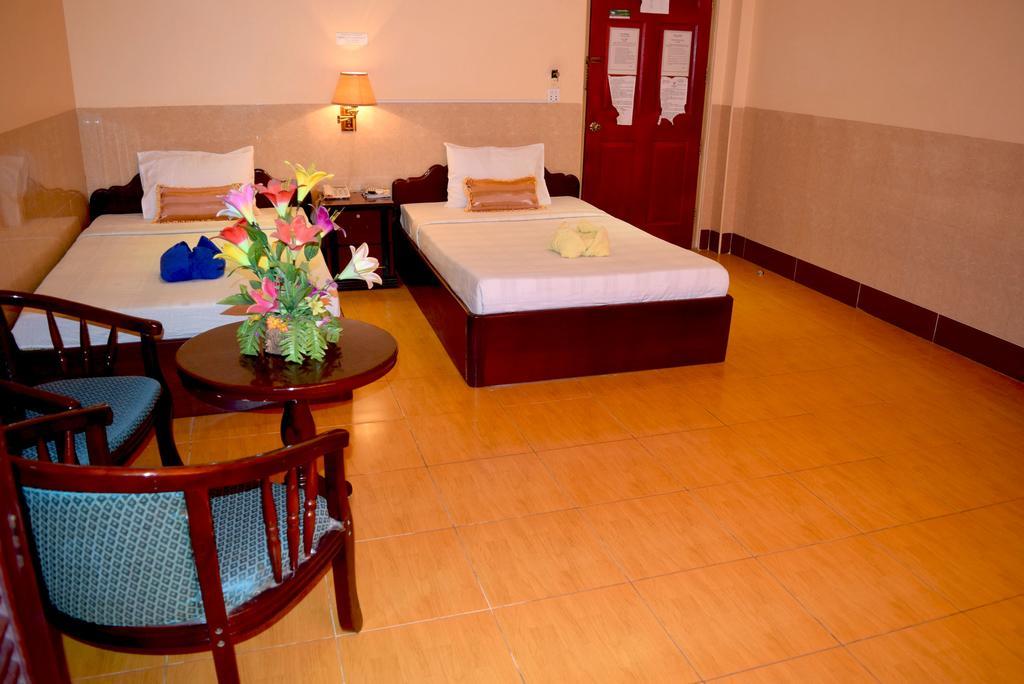 Reaksmey Battambang Hotel מראה חיצוני תמונה